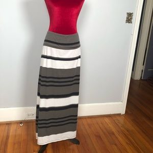 Mossimo maxi skirt